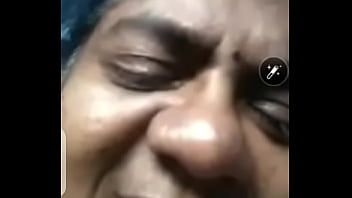 Abspielen Chennai 50 Jahre alt Tante Sudha Videochat mit 30 Jahre altem Jungen