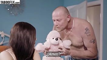 Abspielen Stieftochter endet mit hübschem Gesicht, das mit massivem Sperma bedeckt ist
