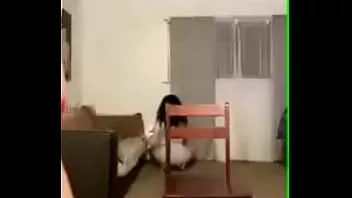 Redare Fete fierbinți în pantaloni scurți tachinează sânii și fundul