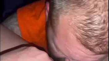 Odtwórz Po prostu jem cipkę z Michaelem i Angie
