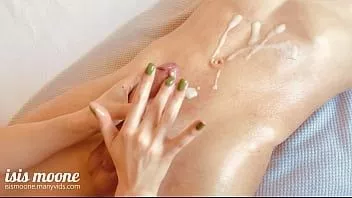 Oynat Frenulum alay ve top kapma ile en iyi amatör horoz masajı büyük cumshot içinde biter - isis moone