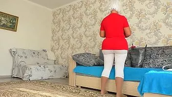 play ママは息子がアナルセックスとフェラを望んでいると推測した
