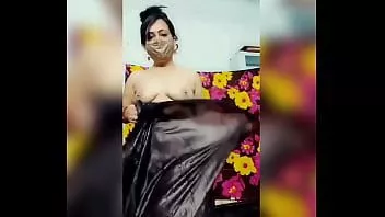 Play Kabita bhabhi showing her boobs and shaved pussy