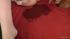 চালান কাঁচা পায়ূ সেক্স থেকে এমিলি Cutie এর তীব্র squirting অর্গাজম
