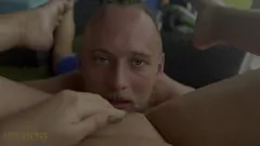 تشغيل الرجل الأبيض الزوجة الآسيوية كس لعق النشوة الجنسية - منظور بوف