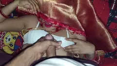 Afspelen De stomende huwelijksnacht van het Desi Village-paar: eerste ervaring