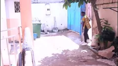 Redare Fotograf negru care expune soții și vecini la tija lui groasă