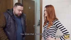 Oynat Kızıl saçlı genç kız arkadaşımın sıcak kovboy kız POV oral sekste para karşılığında bir yabancının sikini emmesini izliyorum