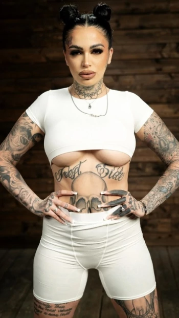 পর্নস্টার Leigh Raven