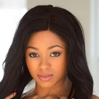 Star du porno Anya Ivy